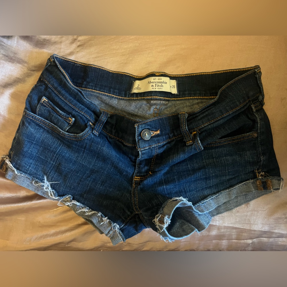 Abercrombie & Fitch low rise denim shorts size 2